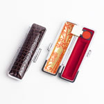 エンボスワニケース01